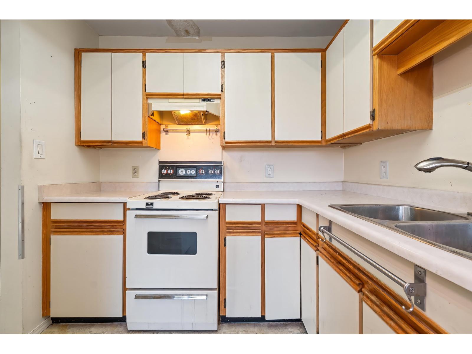 209 2567 Victoria Street Property Photo 18