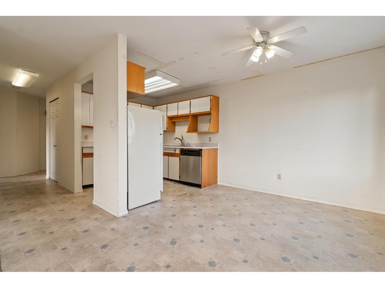 209 2567 Victoria Street Property Photo 19