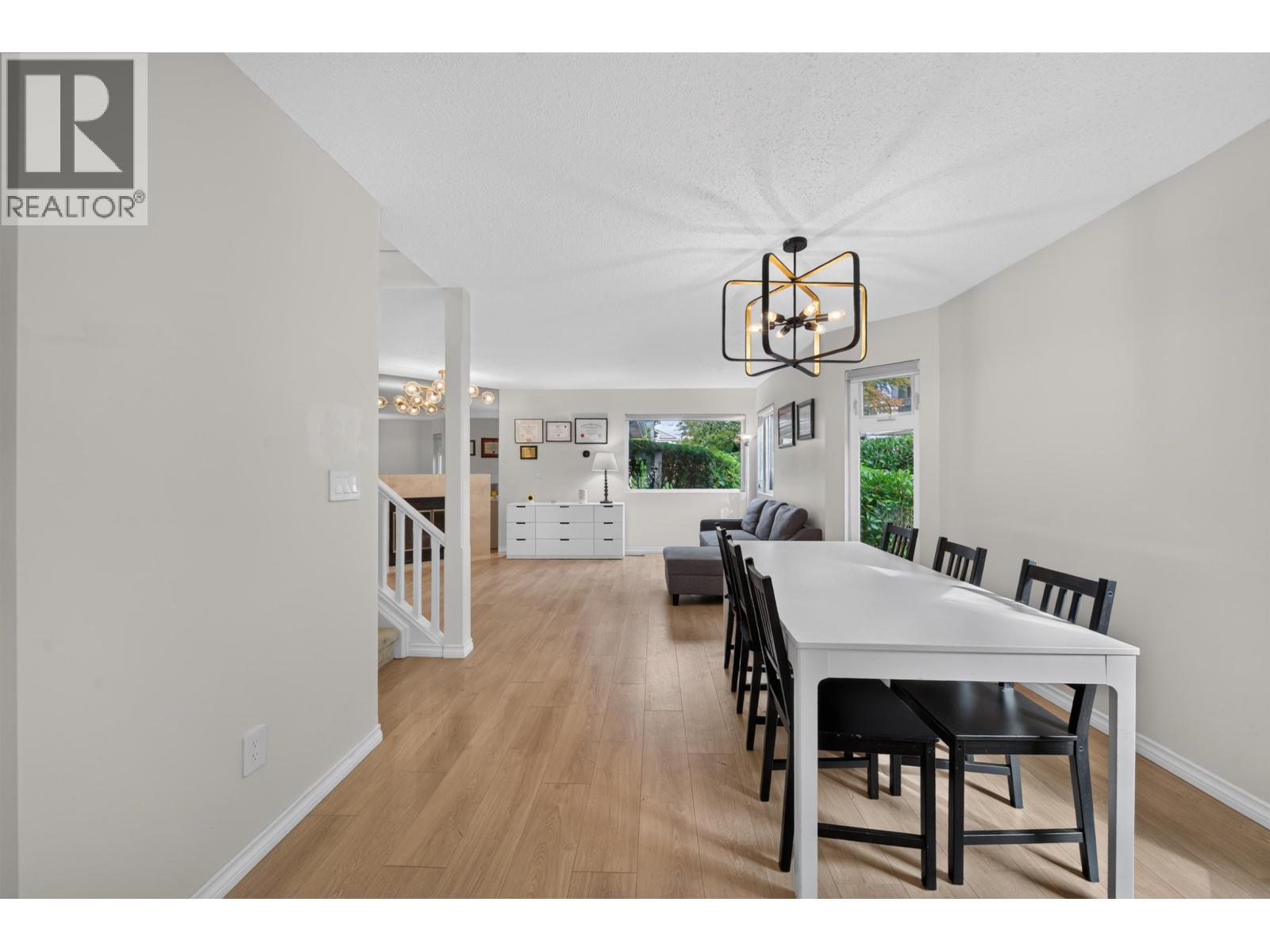 6 5111 Maple Road Property Photo 9
