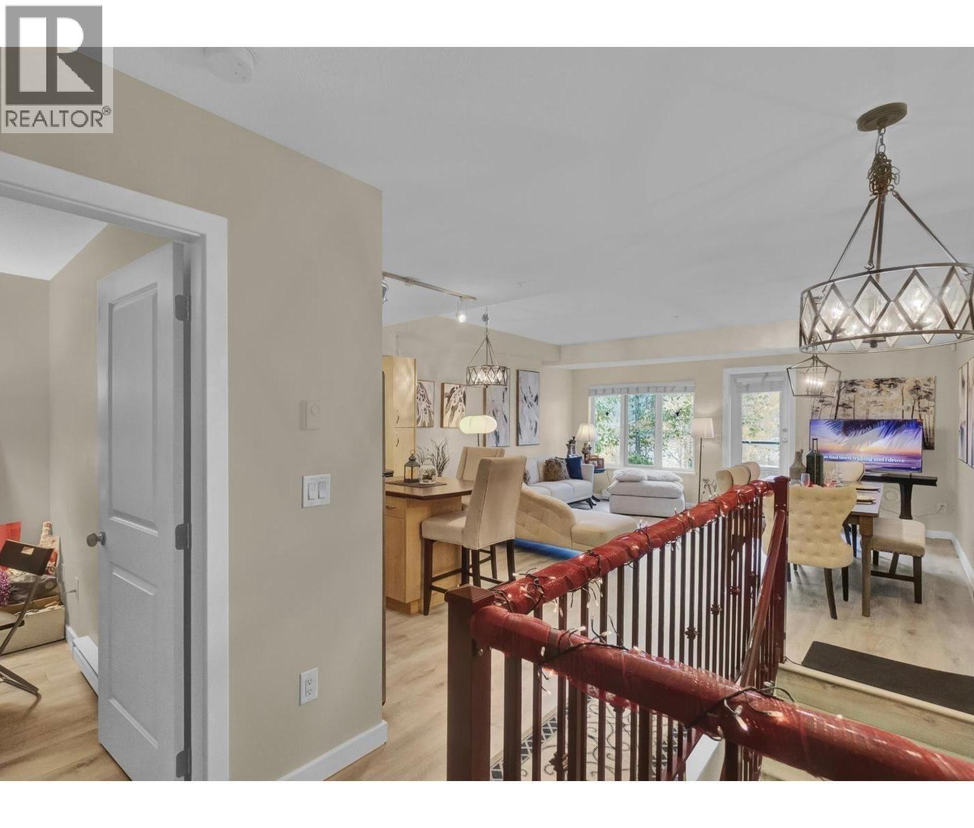 111 160 Shoreline Circle Property Photo 2