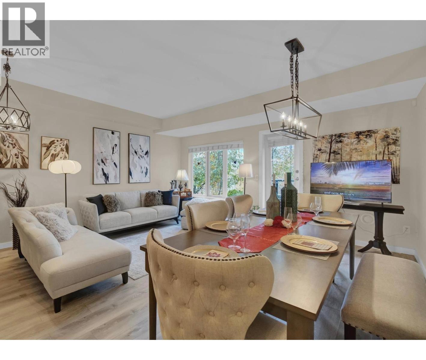 111 160 Shoreline Circle Property Photo 3