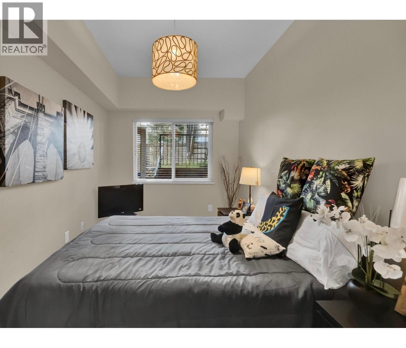 111 160 Shoreline Circle Property Photo 6