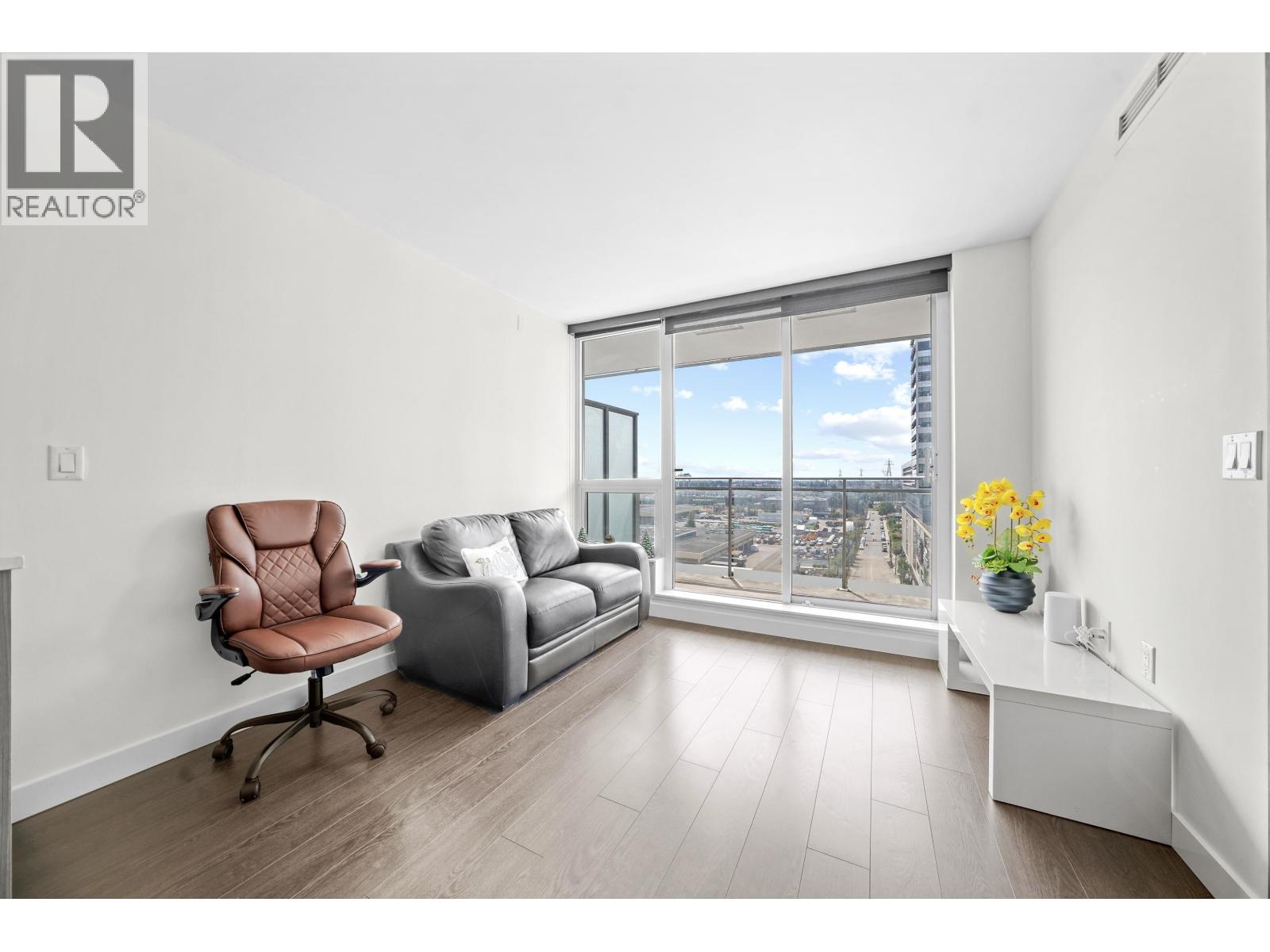 1107 433 Sw Marine Drive Property Photo 1