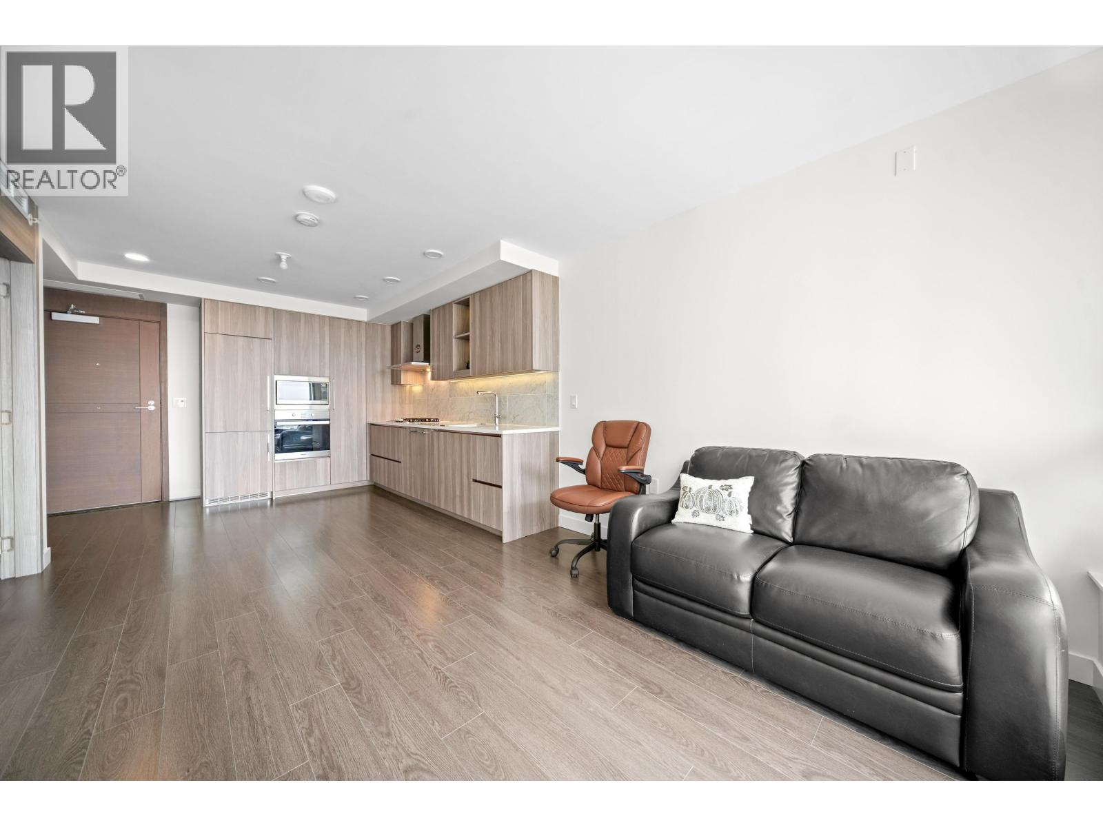 1107 433 Sw Marine Drive Property Photo 3