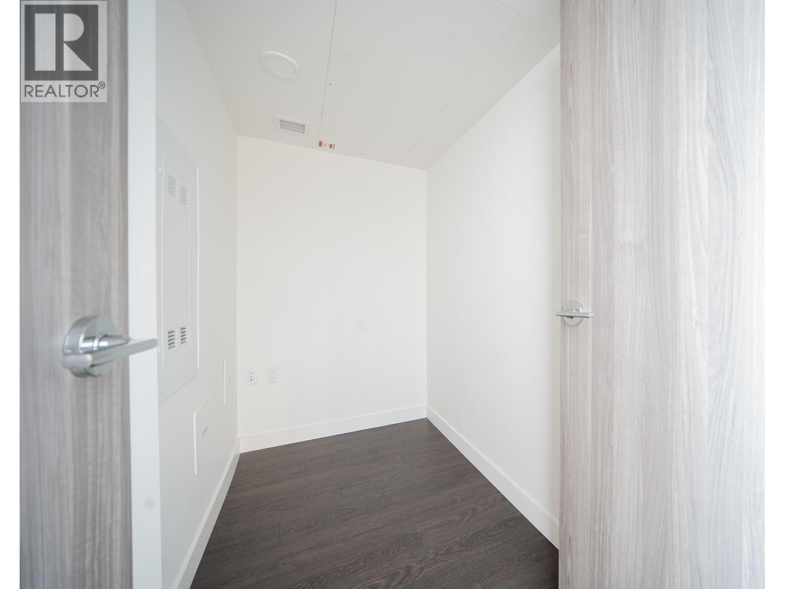 1107 433 Sw Marine Drive Property Photo 5