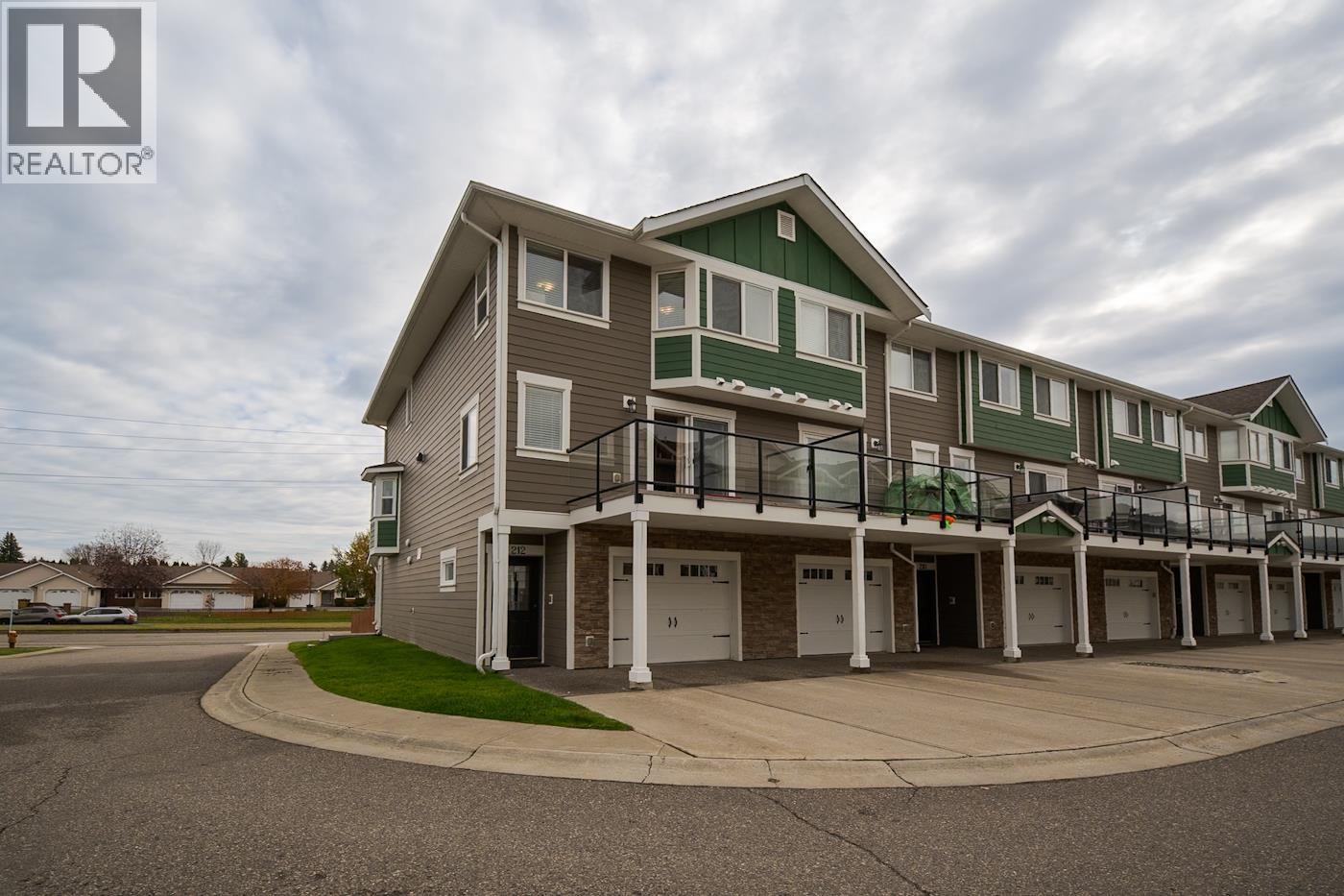 212 467 Tabor Boulevard Property Photo 2