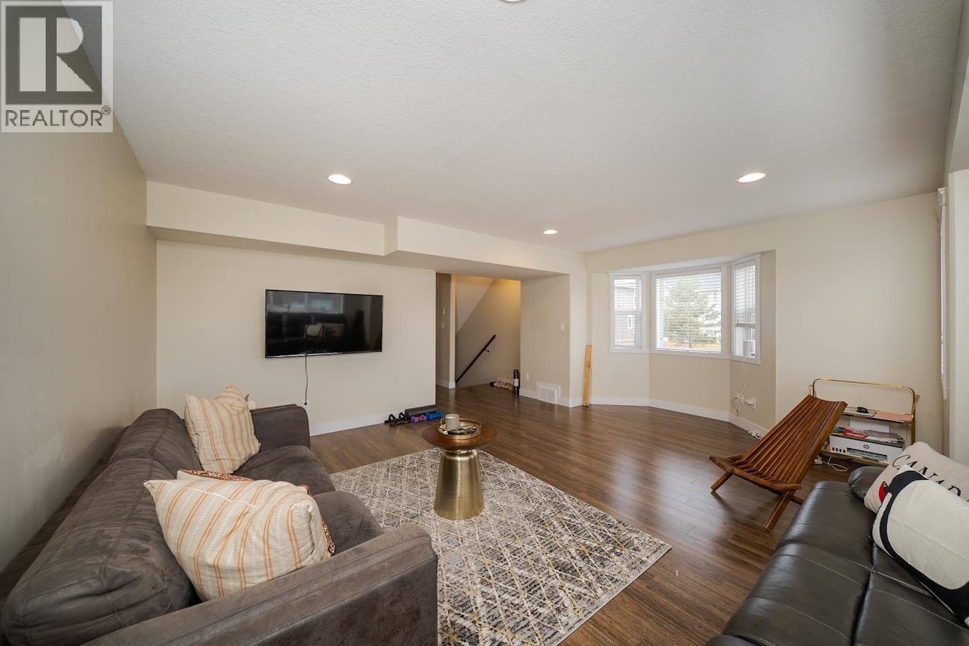 212 467 Tabor Boulevard Property Photo 6
