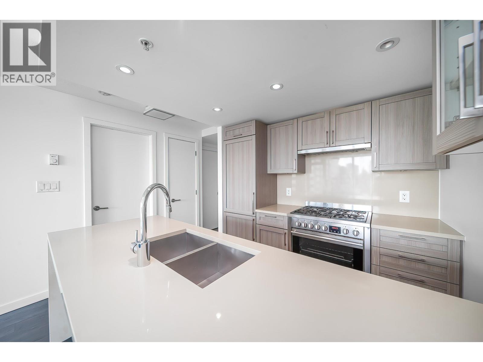 915 5665 Boundary Road Property Photo 5