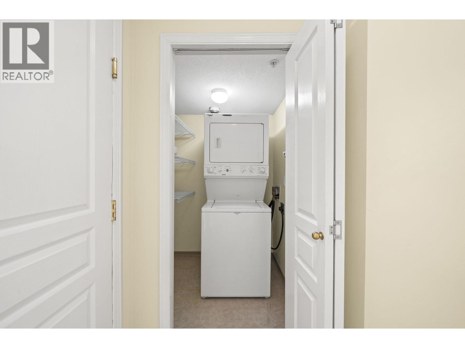 302 5800 Andrews Road Property Photo 4