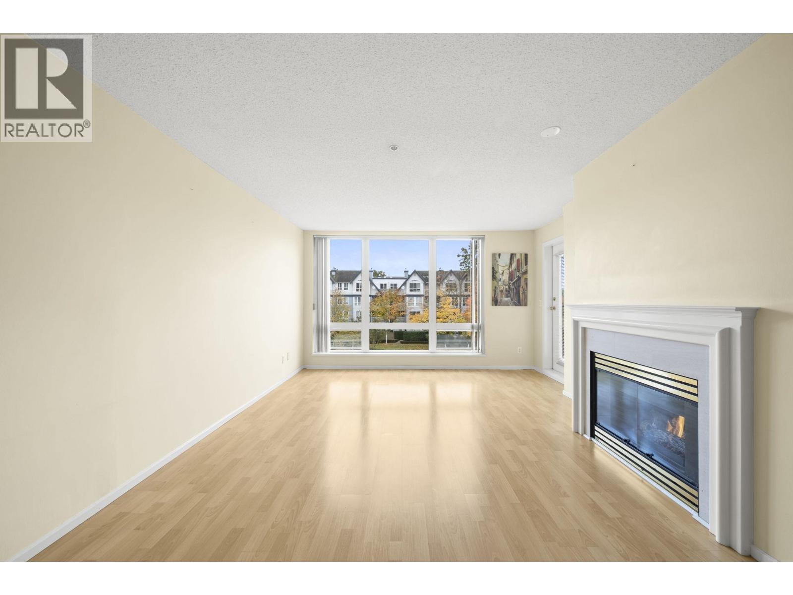 302 5800 Andrews Road Property Photo 11