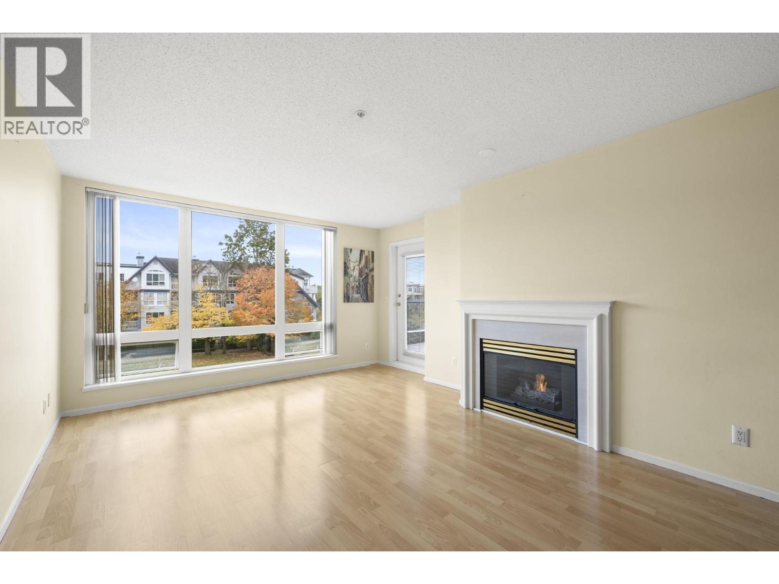 302 5800 Andrews Road Property Photo 12