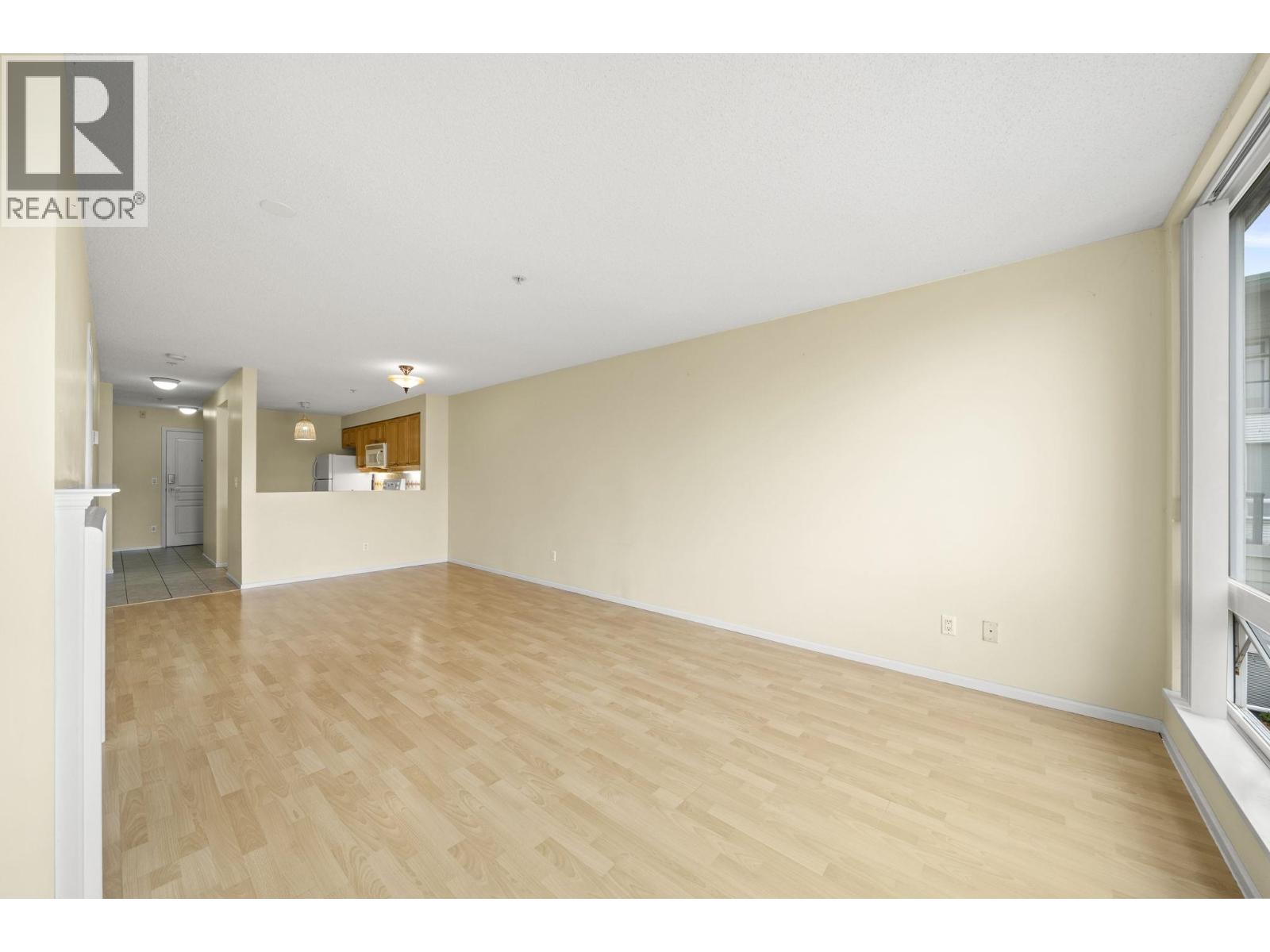 302 5800 Andrews Road Property Photo 18