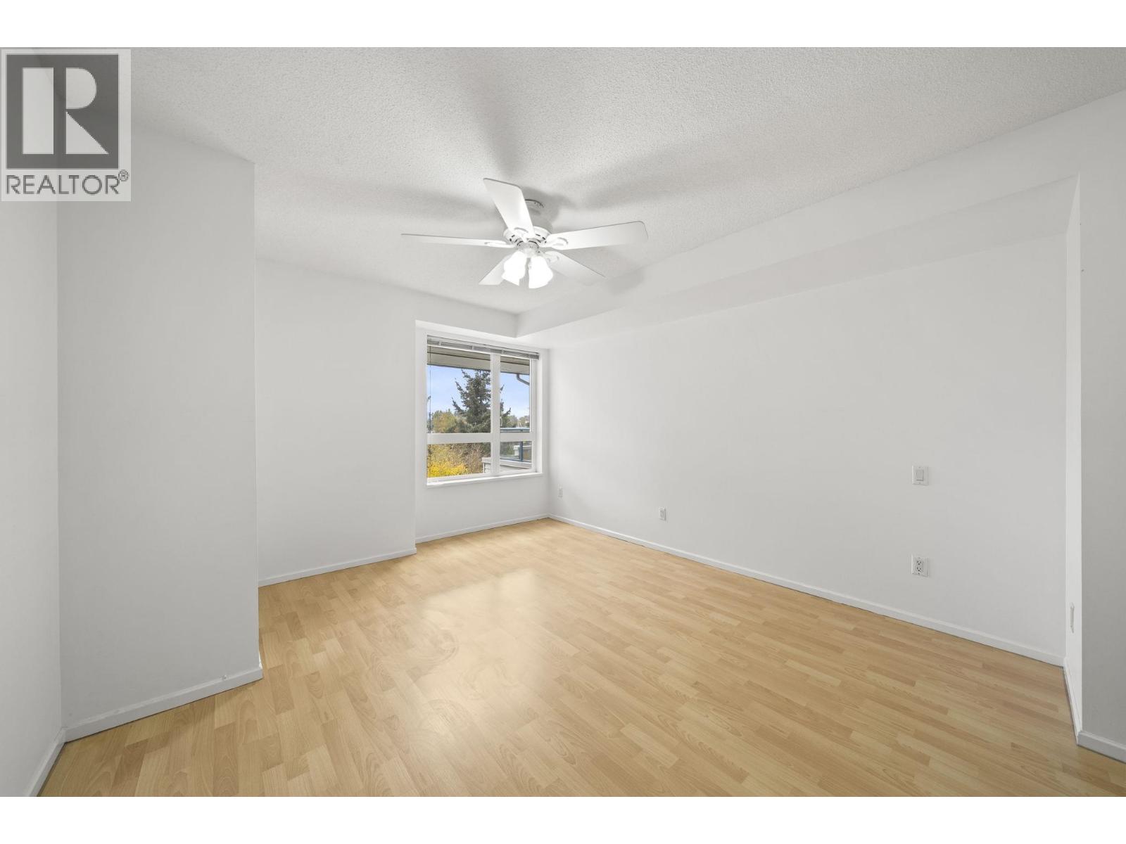 302 5800 Andrews Road Property Photo 20
