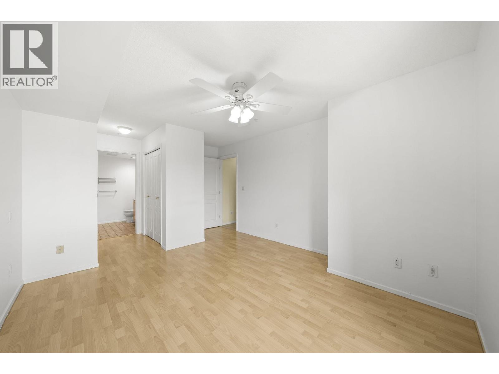 302 5800 Andrews Road Property Photo 22