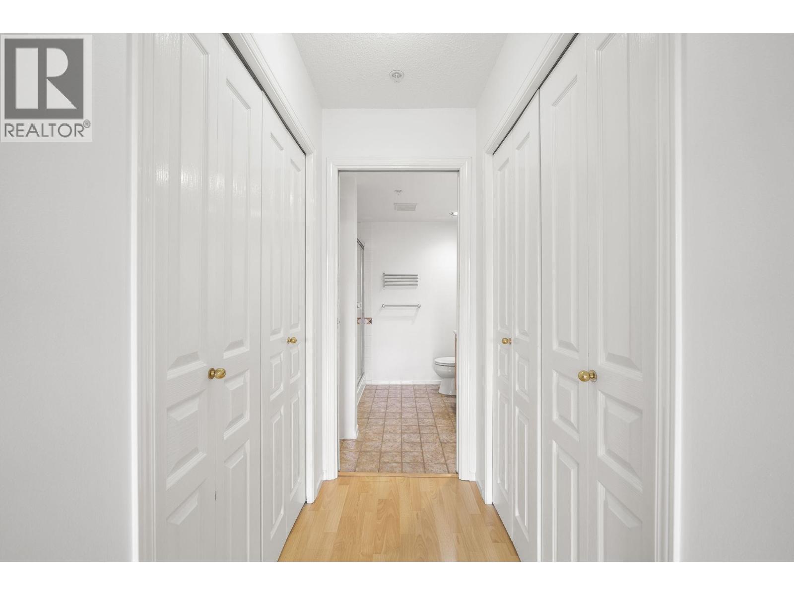 302 5800 Andrews Road Property Photo 23