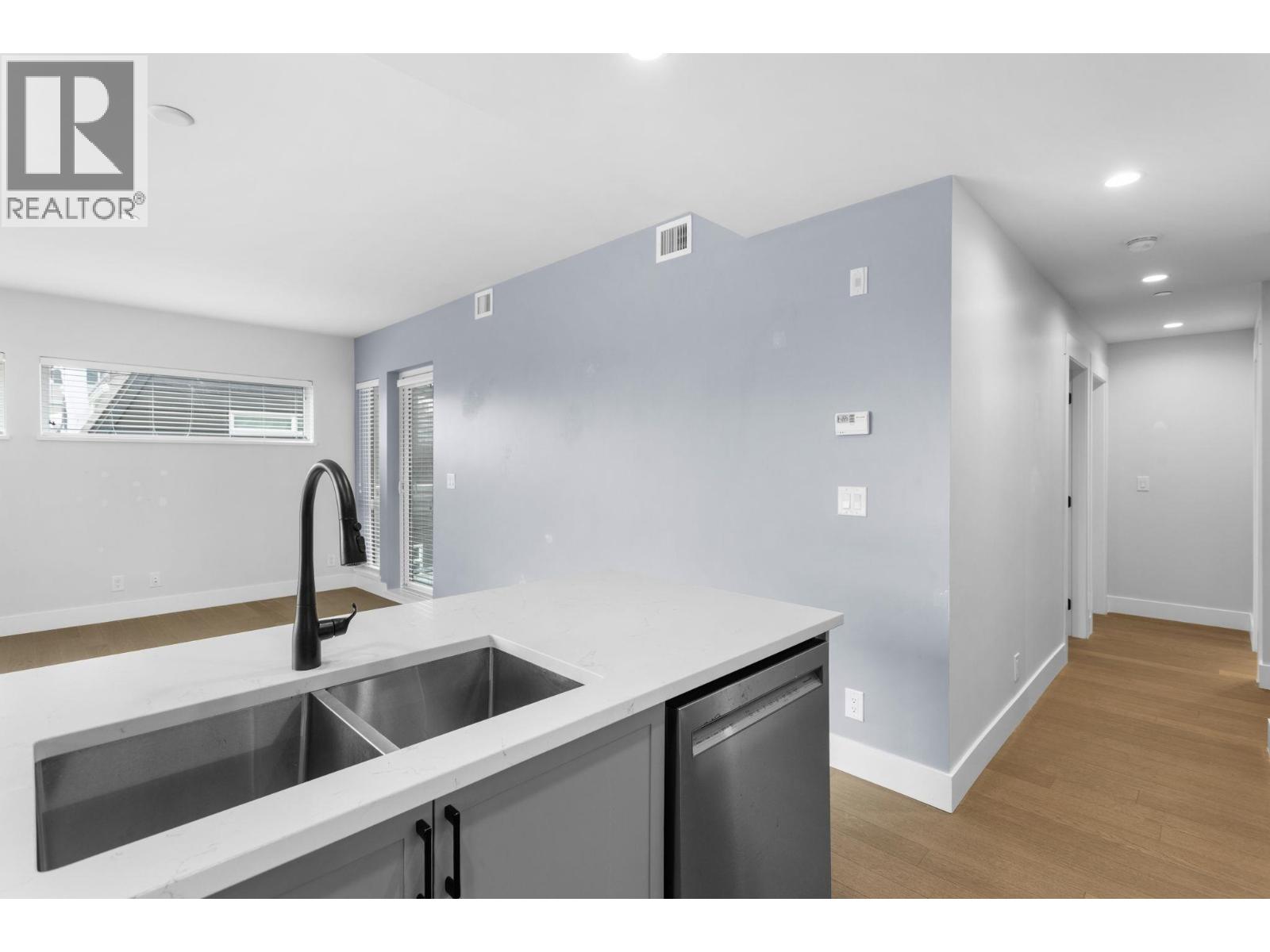 306 22226 Brown Avenue Property Photo 13