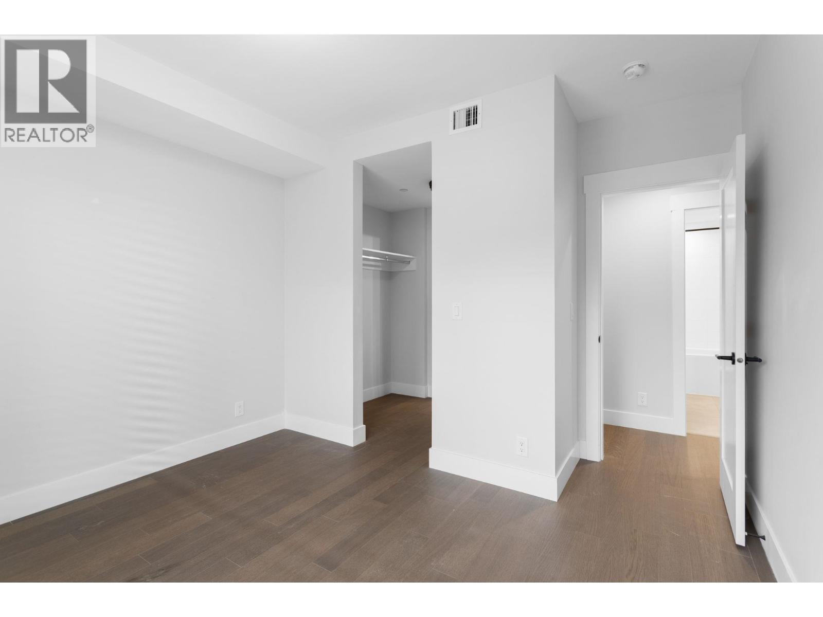306 22226 Brown Avenue Property Photo 17