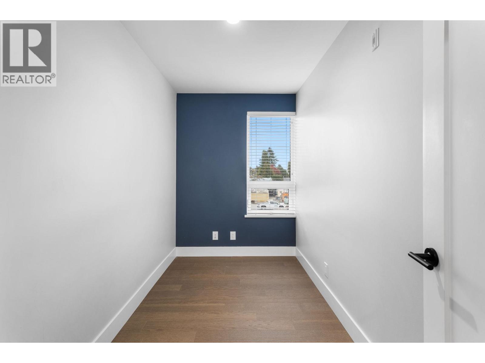 306 22226 Brown Avenue Property Photo 25