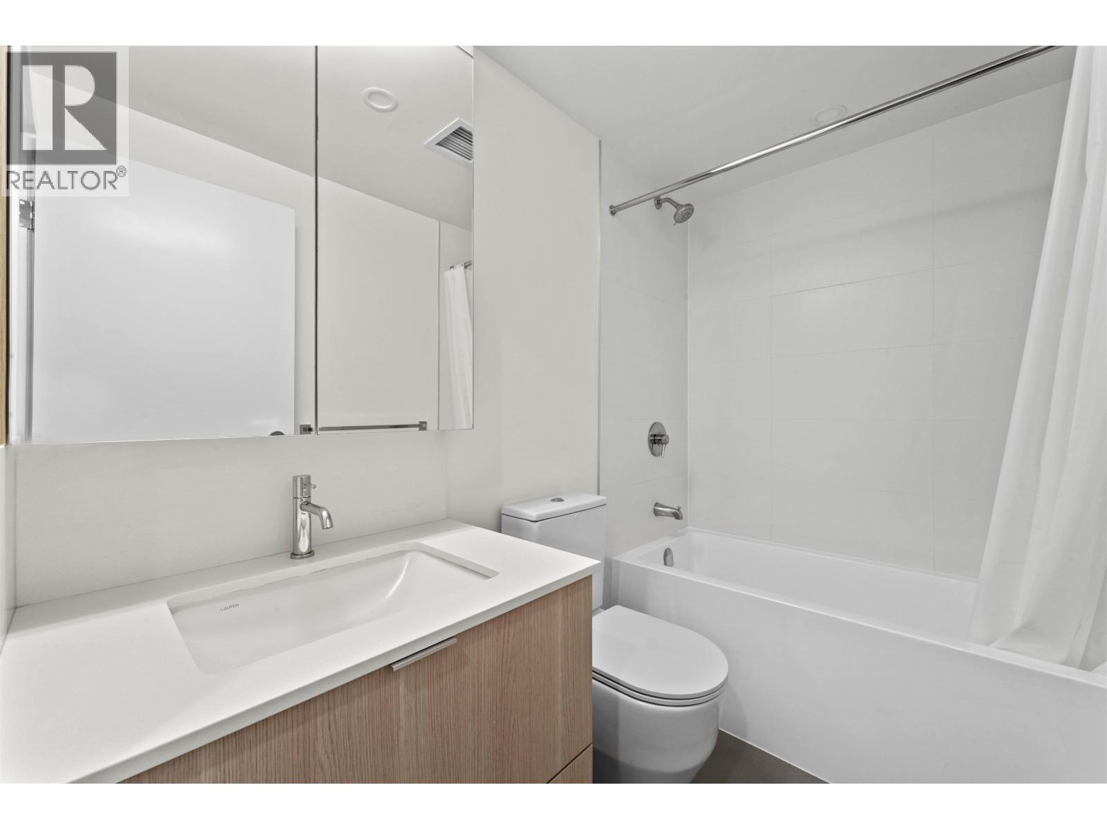 910 308 Alderson Avenue Property Photo 17