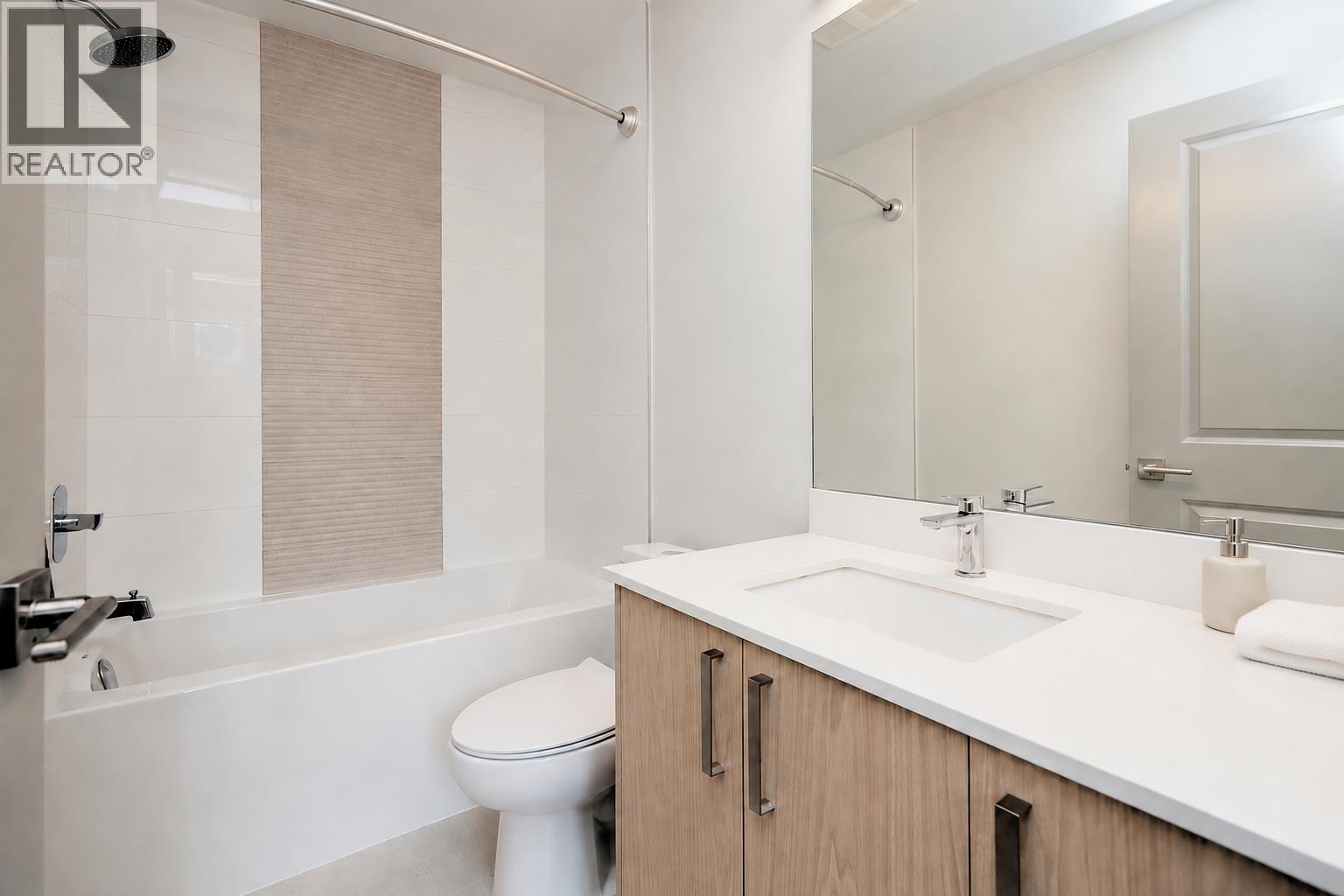210 6968 Royal Oak Avenue Property Photo 11