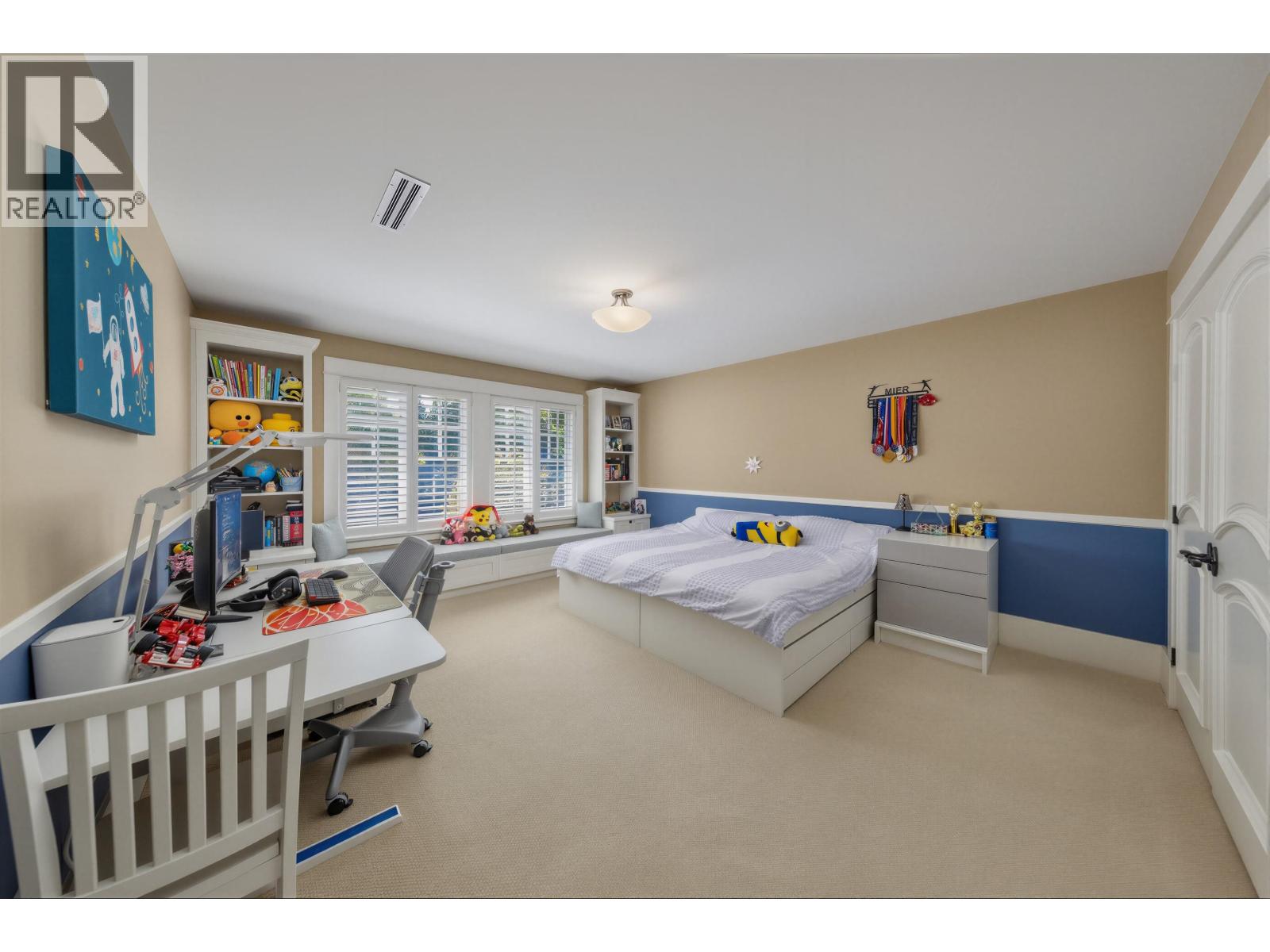 2956 Palmerston Avenue Property Photo 28