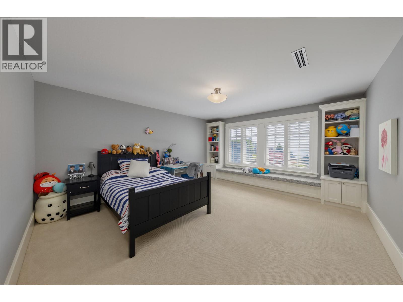 2956 Palmerston Avenue Property Photo 29