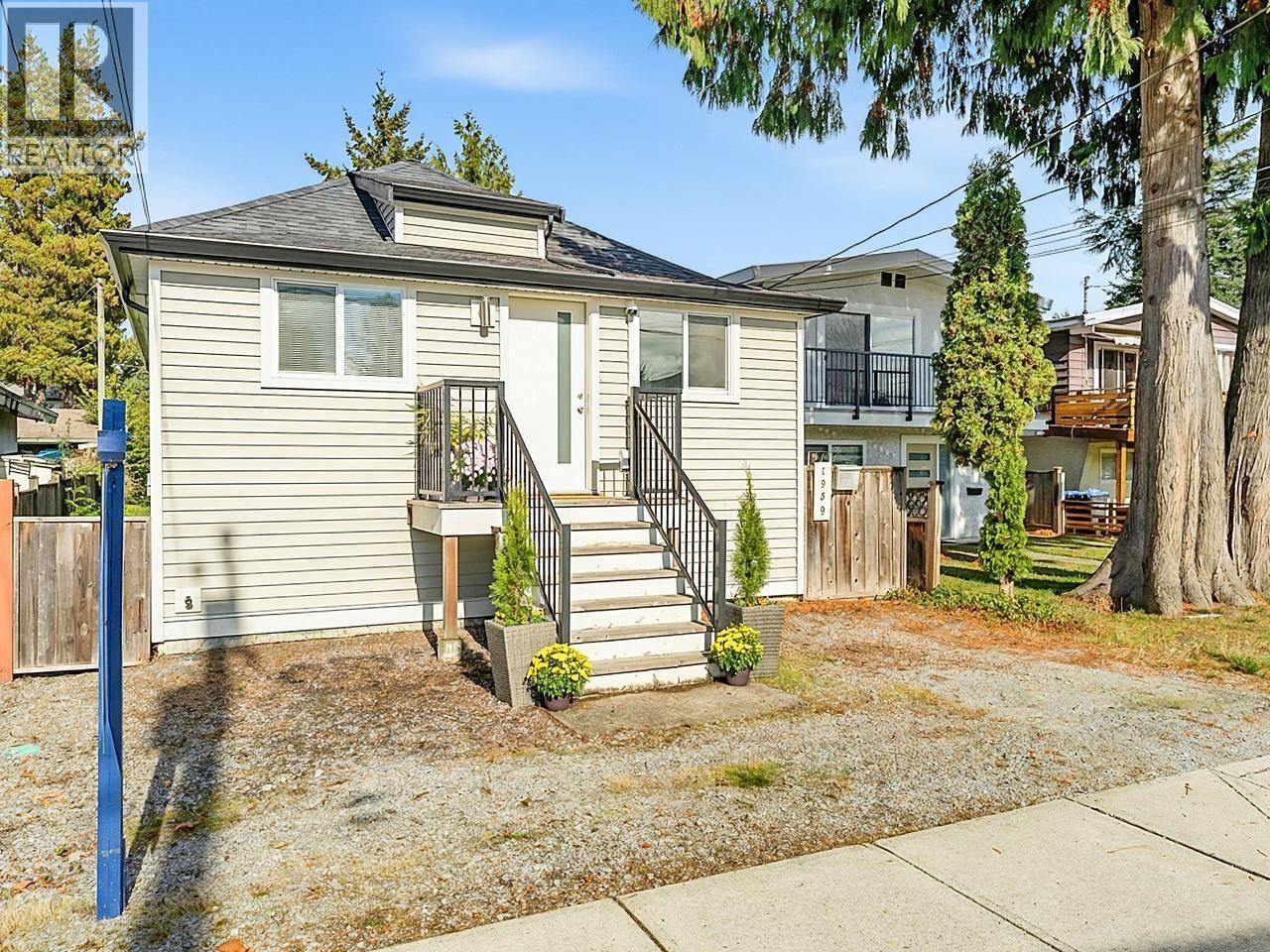 1959 MANNING AVENUE Property Photo 1