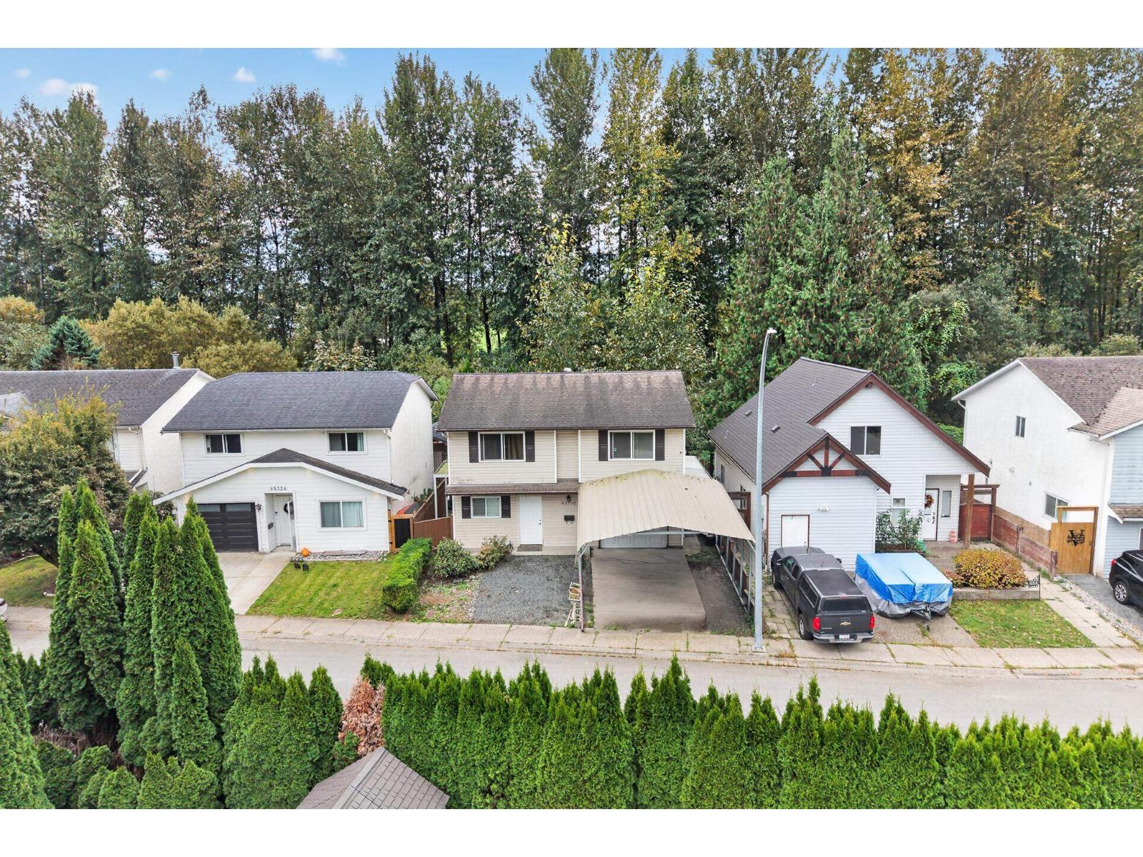 45320 Creekside Drive Property Photo 1