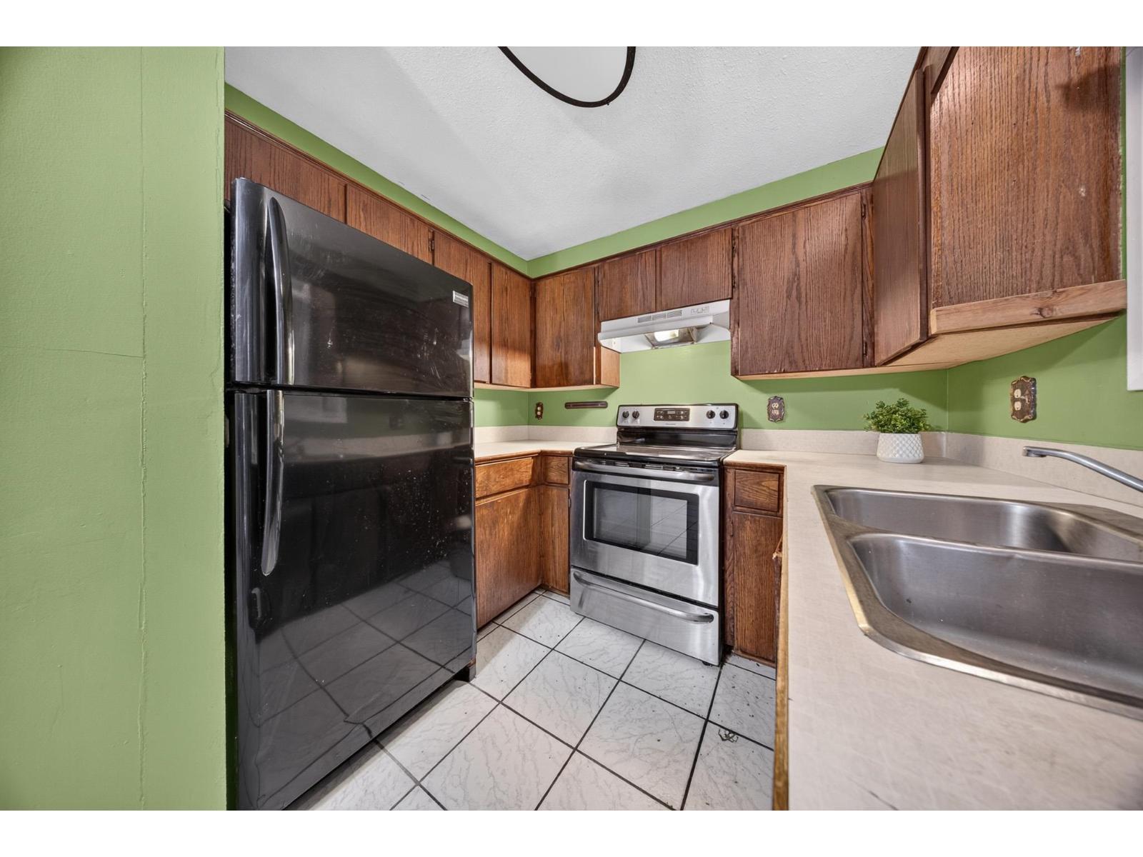 45320 Creekside Drive Property Photo 3