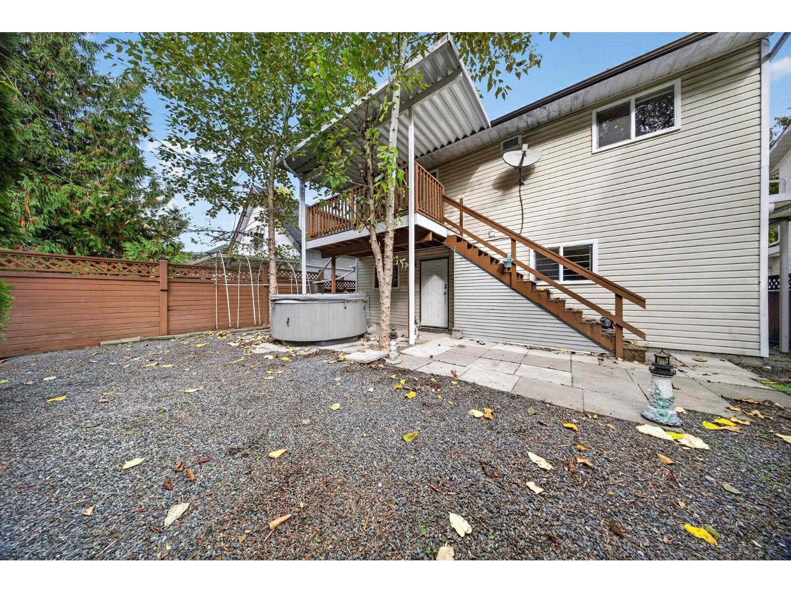 45320 Creekside Drive Property Photo 5