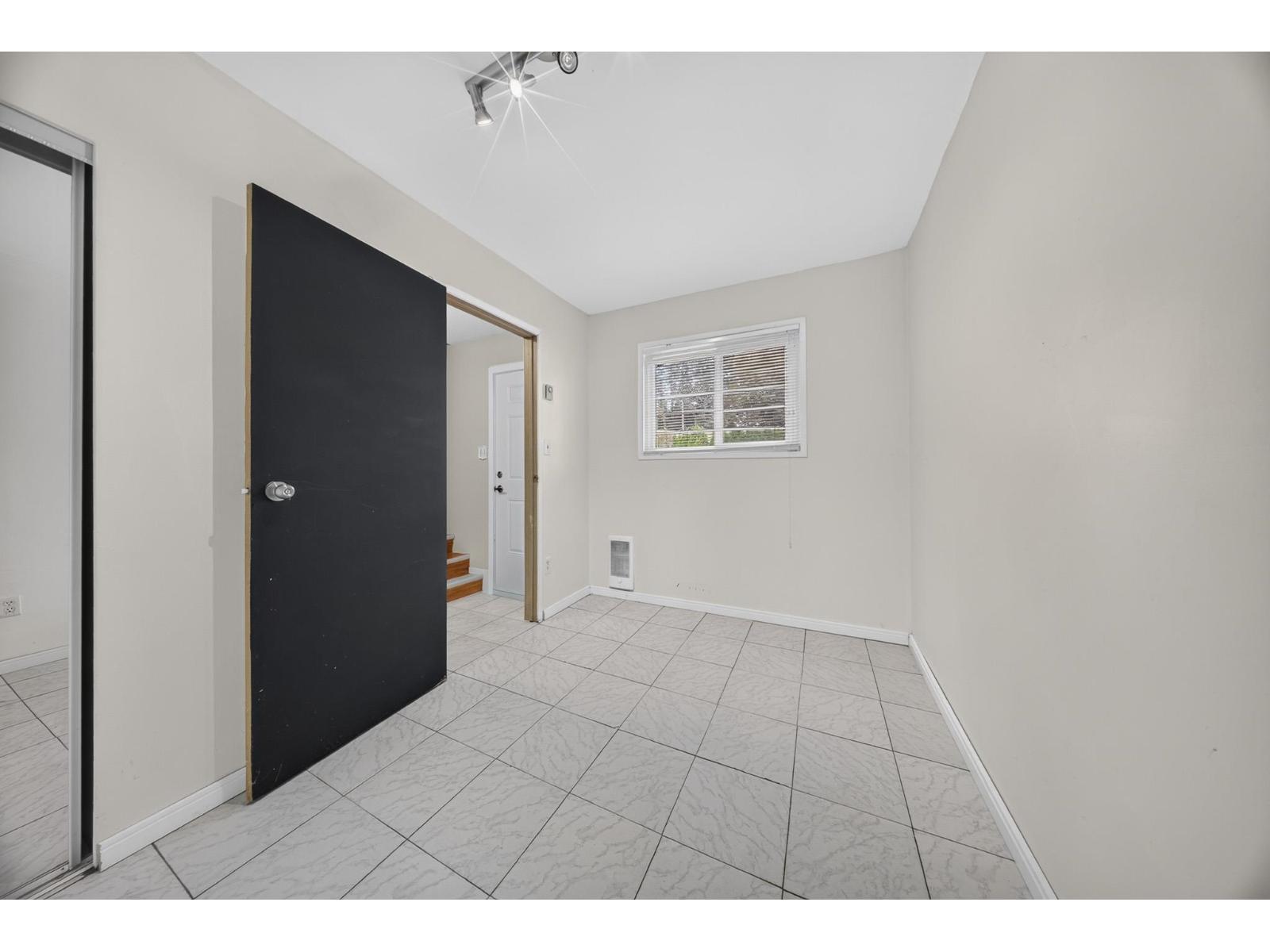 45320 Creekside Drive Property Photo 10