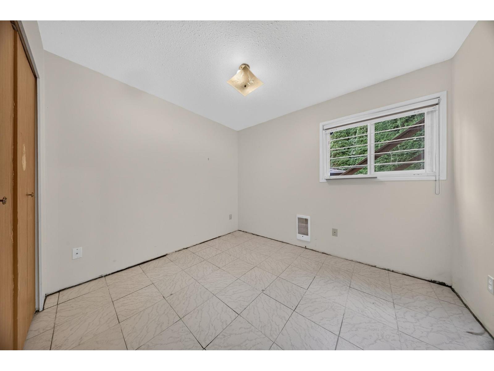 45320 Creekside Drive Property Photo 12