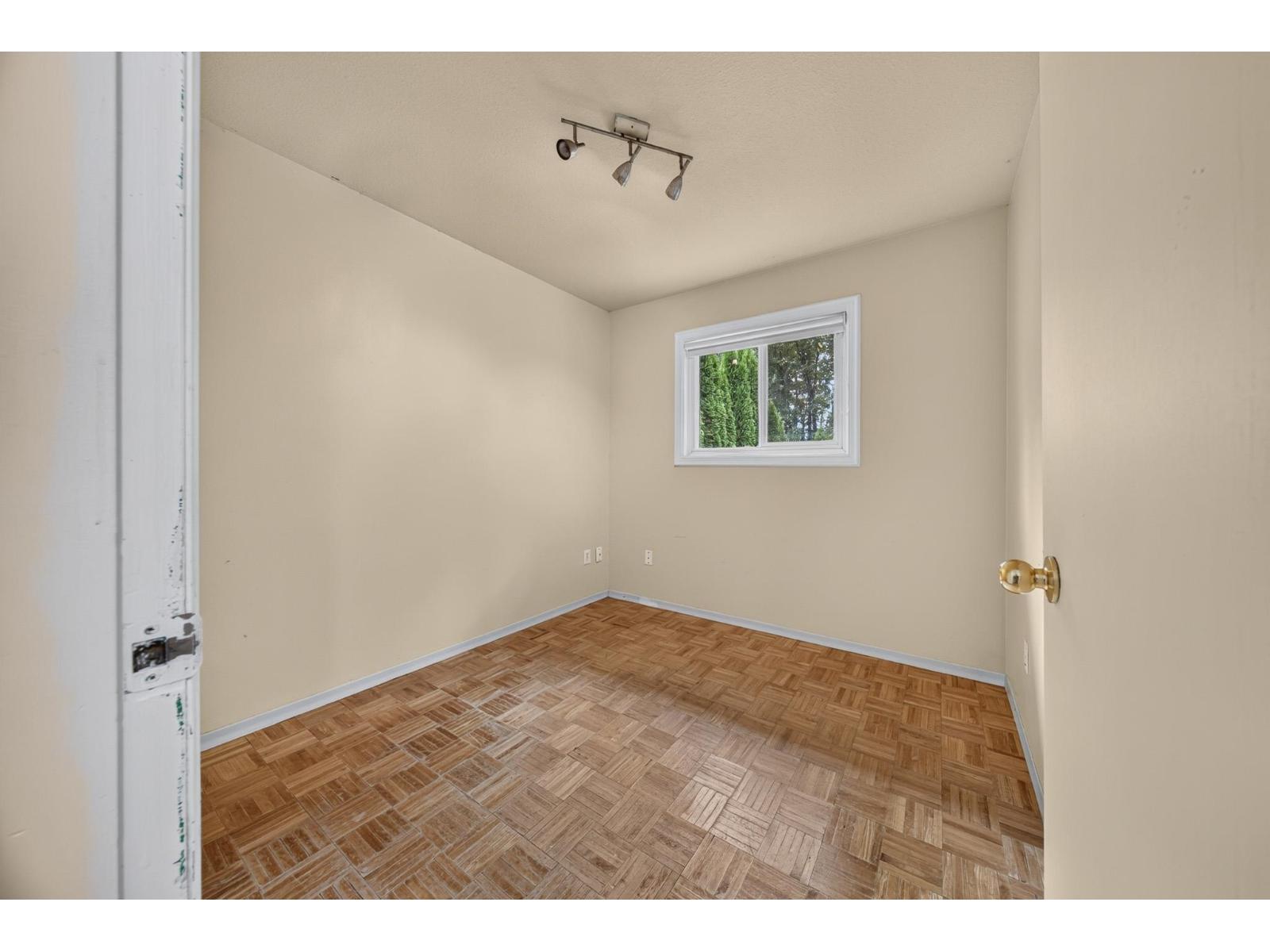 45320 Creekside Drive Property Photo 21