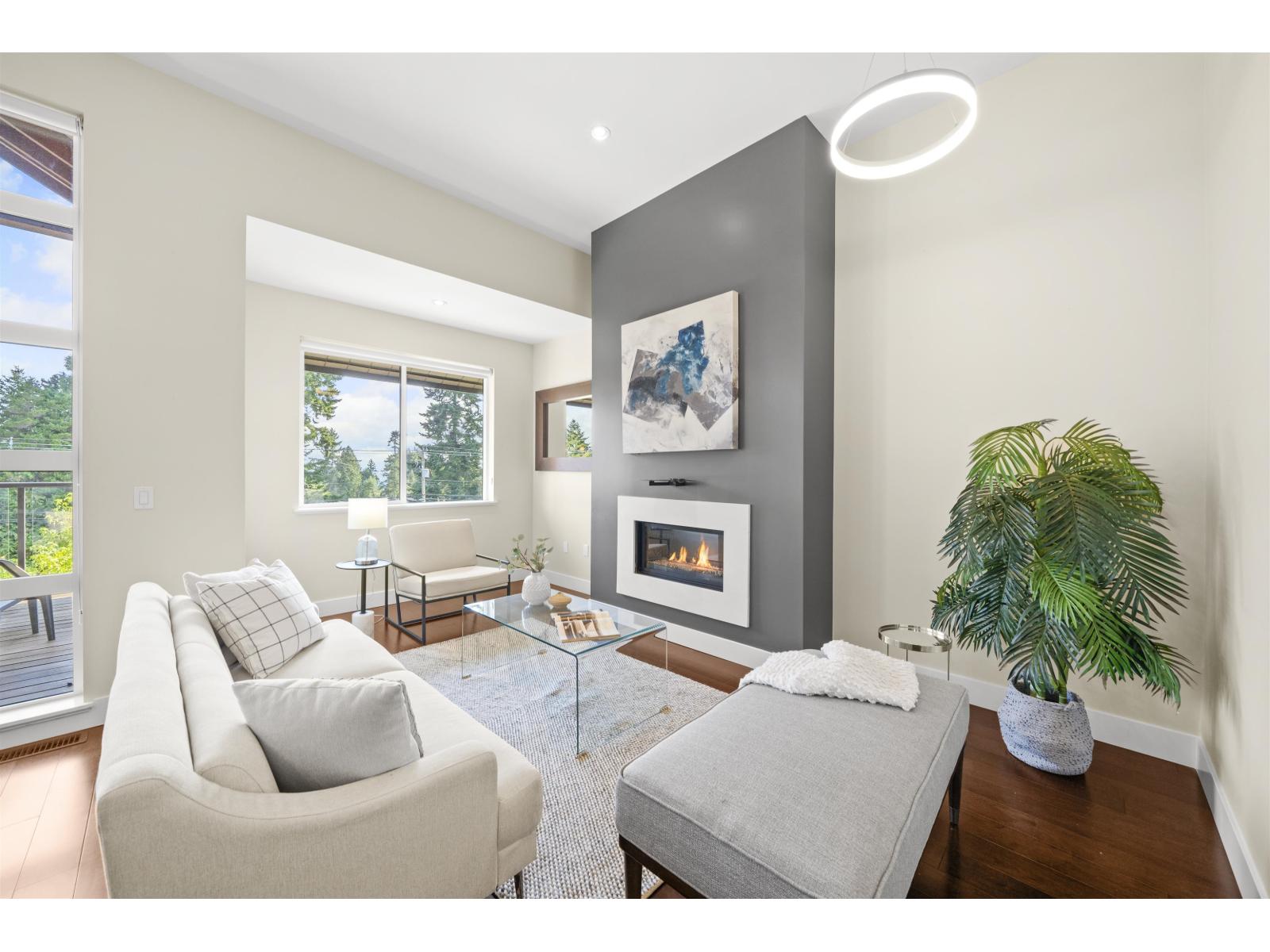 209 13585 16 Avenue Property Photo 7