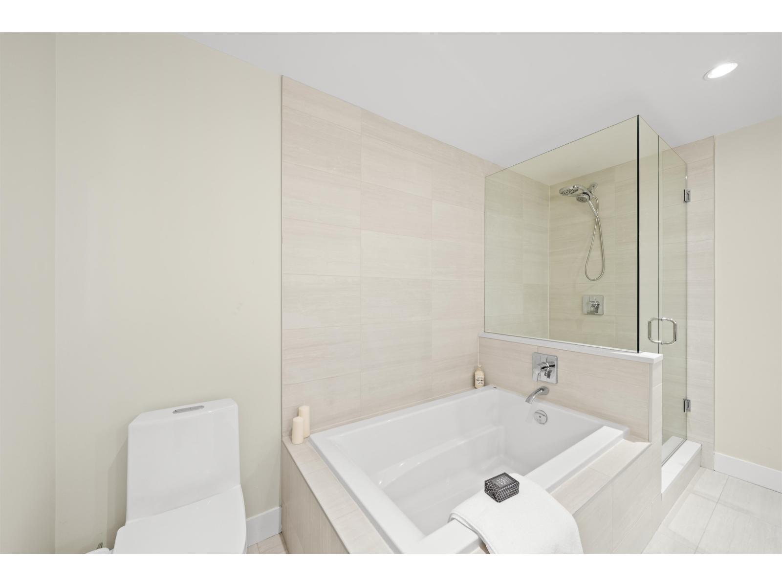 209 13585 16 Avenue Property Photo 24