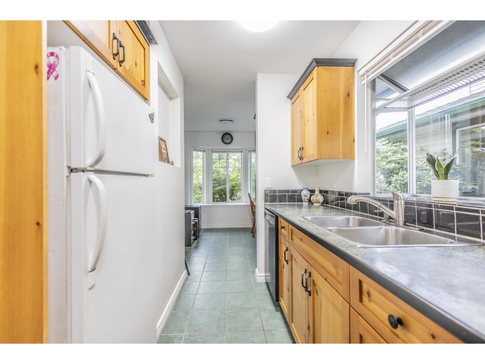 19 8863 216 Street Property Photo 12