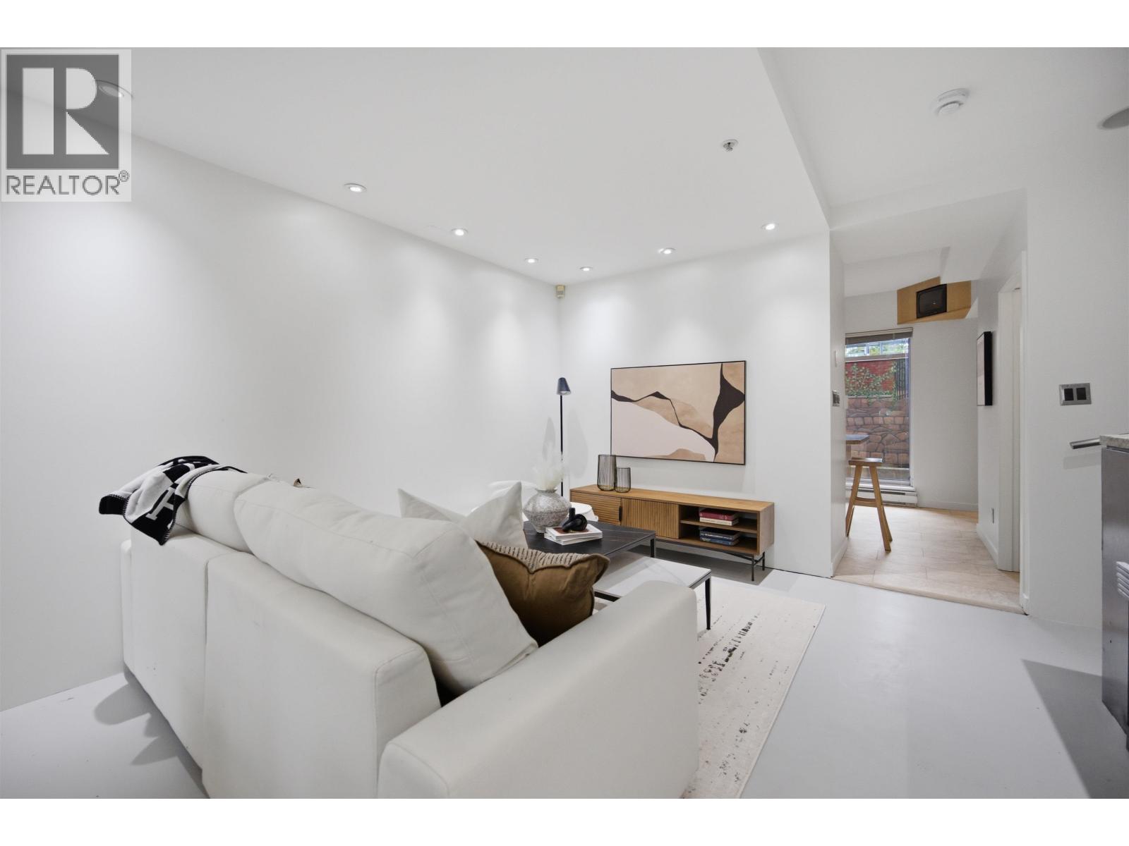 1182 Richards Street Property Photo 10