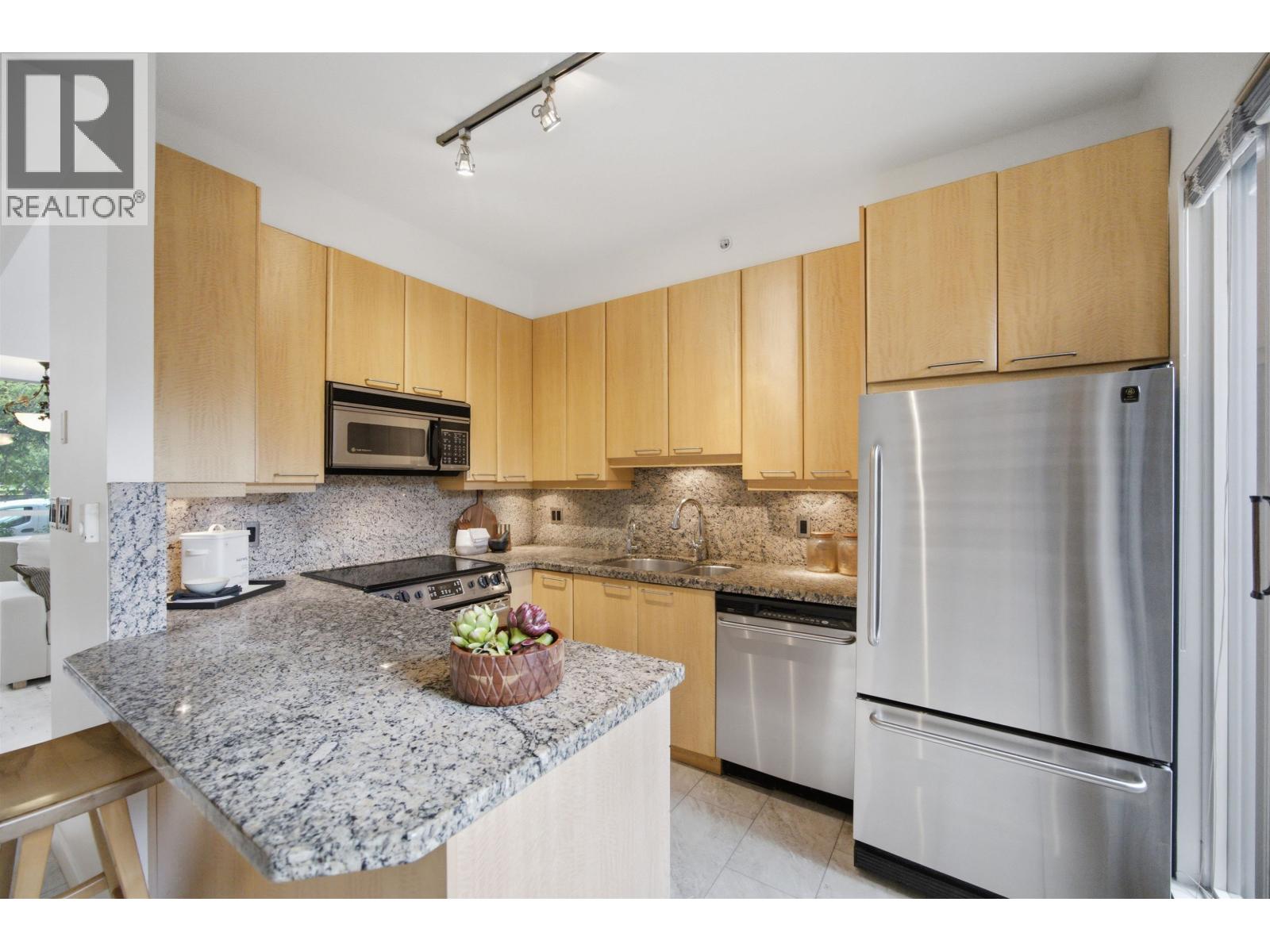 1182 Richards Street Property Photo 13