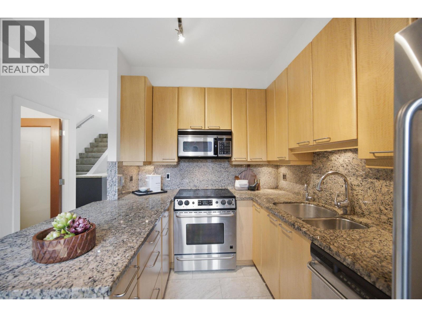 1182 Richards Street Property Photo 14