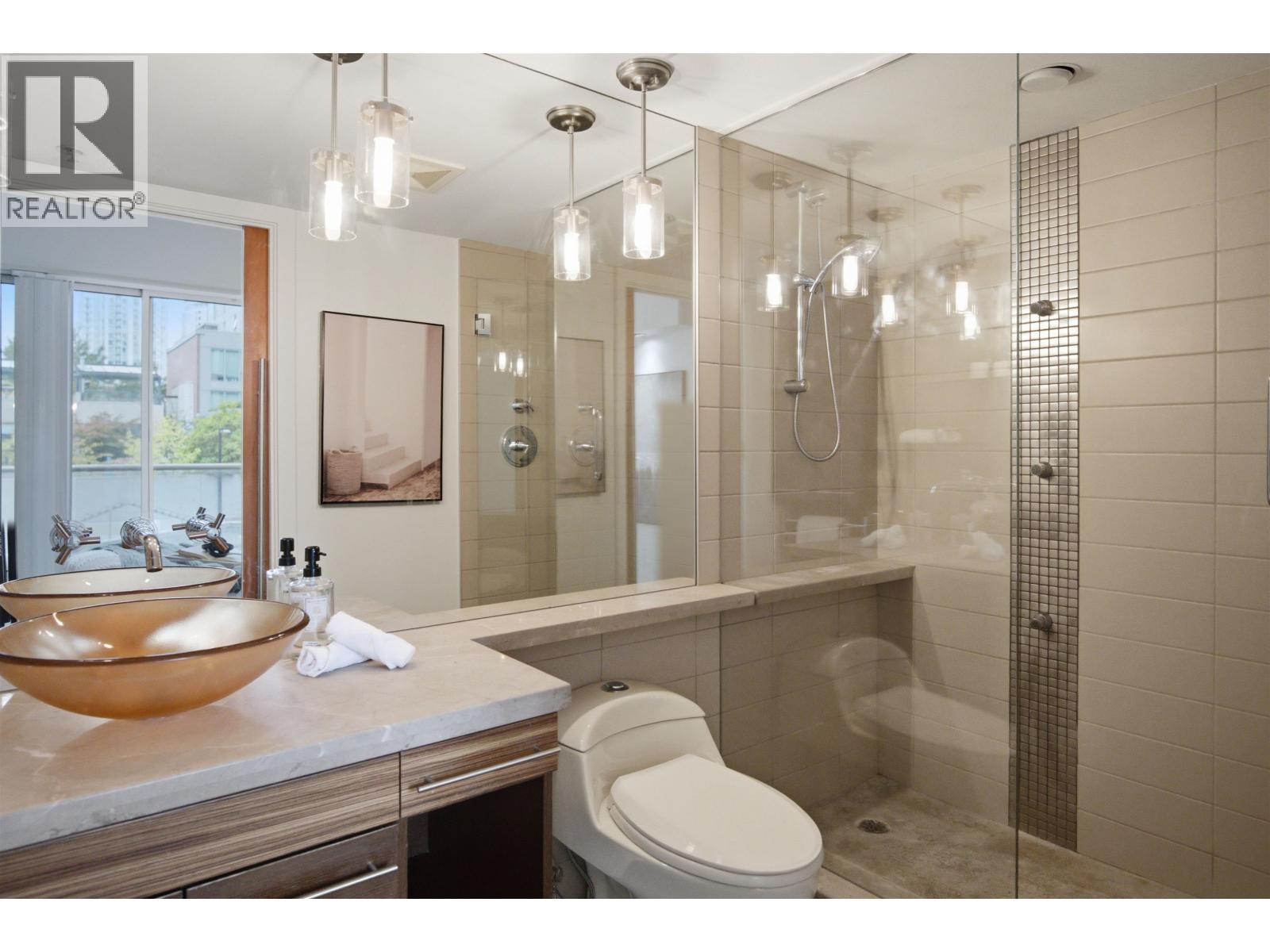 1182 Richards Street Property Photo 25