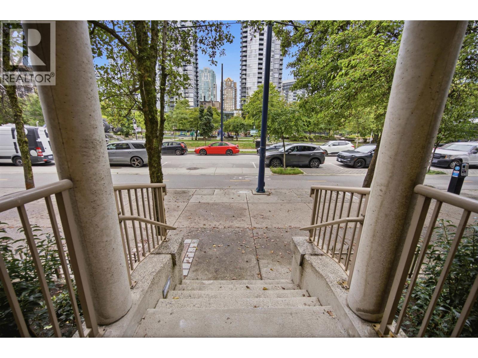 1182 Richards Street Property Photo 32