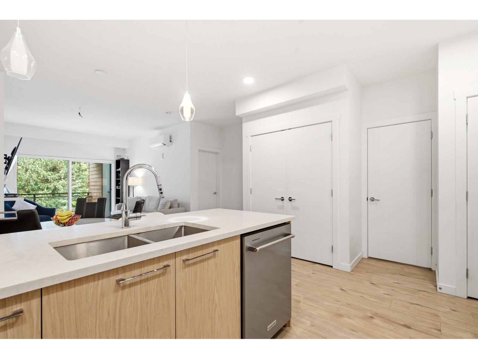 205 3182 Gladwin Road Property Photo 4