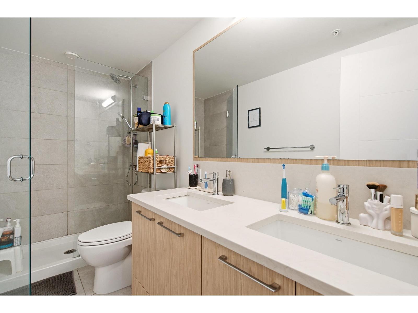 205 3182 Gladwin Road Property Photo 17