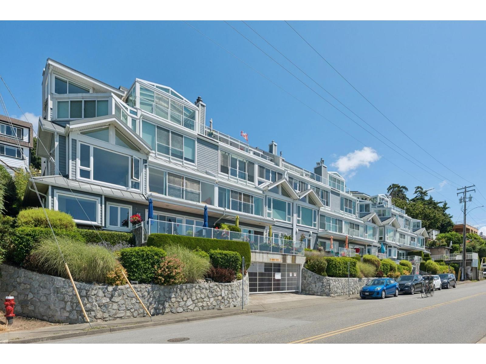 202 15165 Marine Drive Property Photo 1