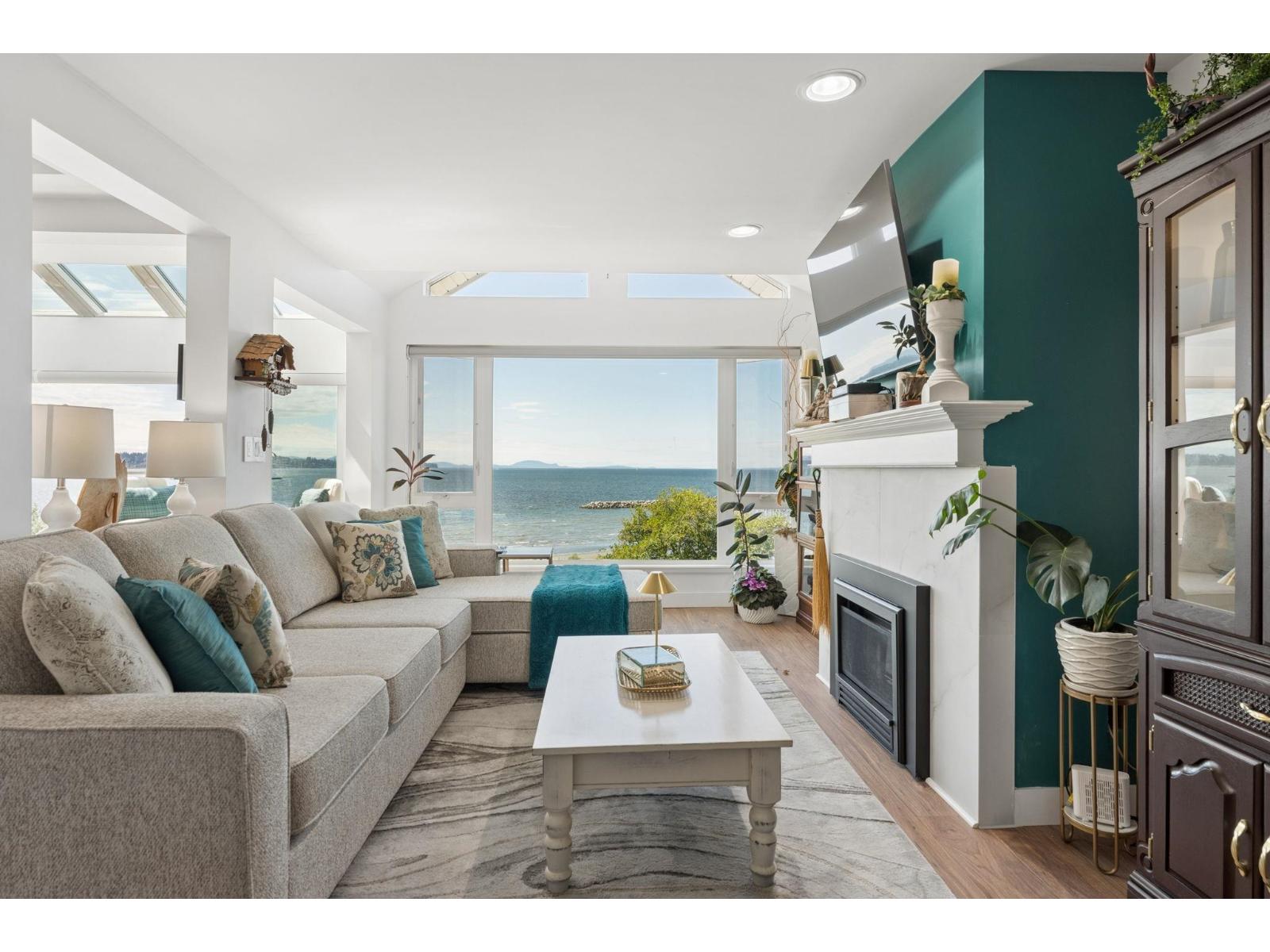 202 15165 Marine Drive Property Photo 6