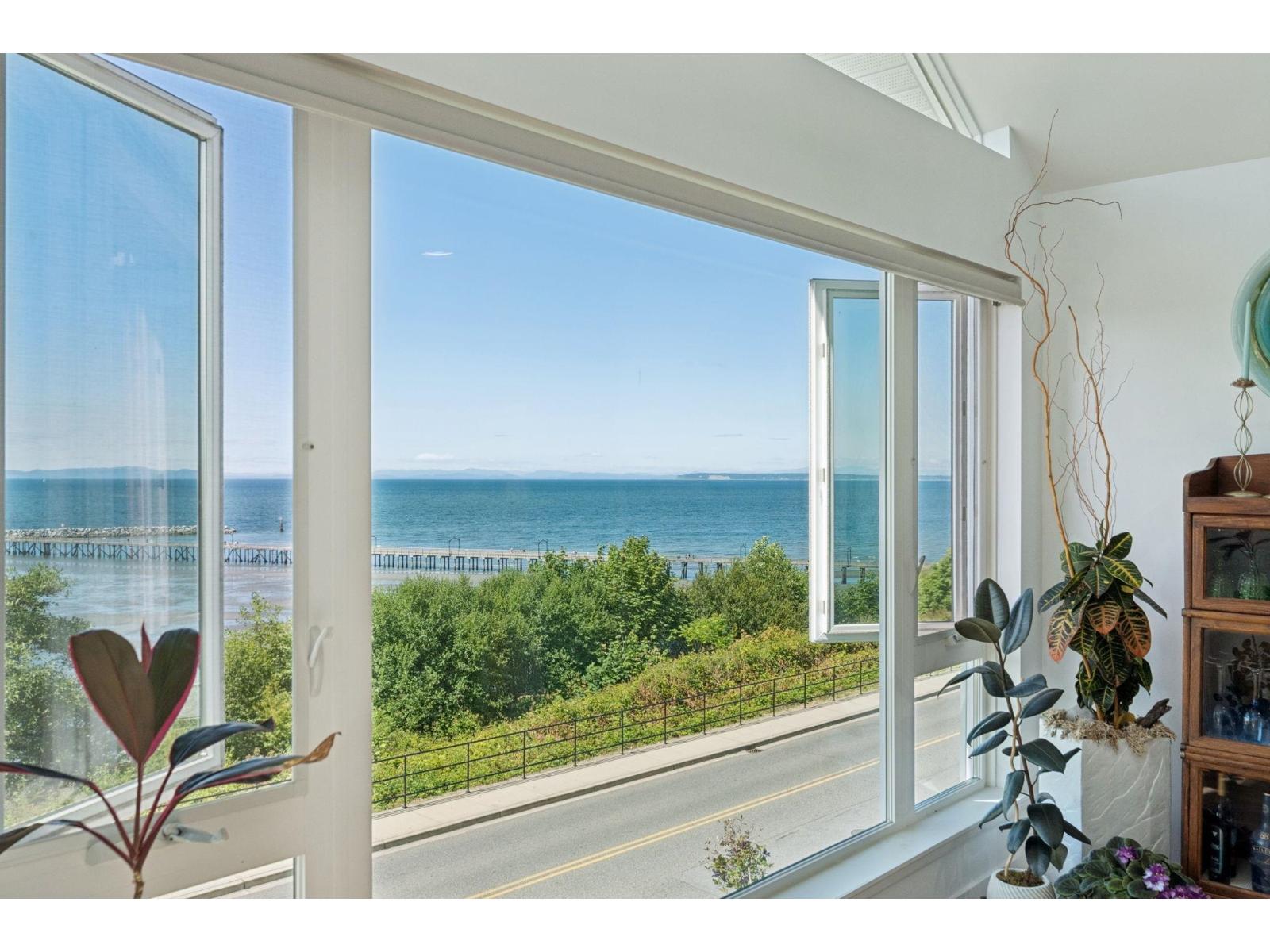 202 15165 Marine Drive Property Photo 7