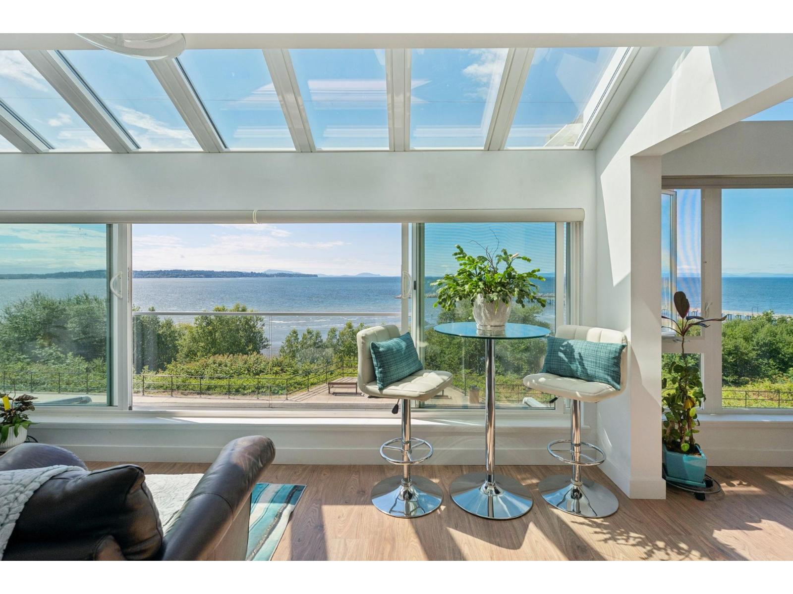 202 15165 Marine Drive Property Photo 11