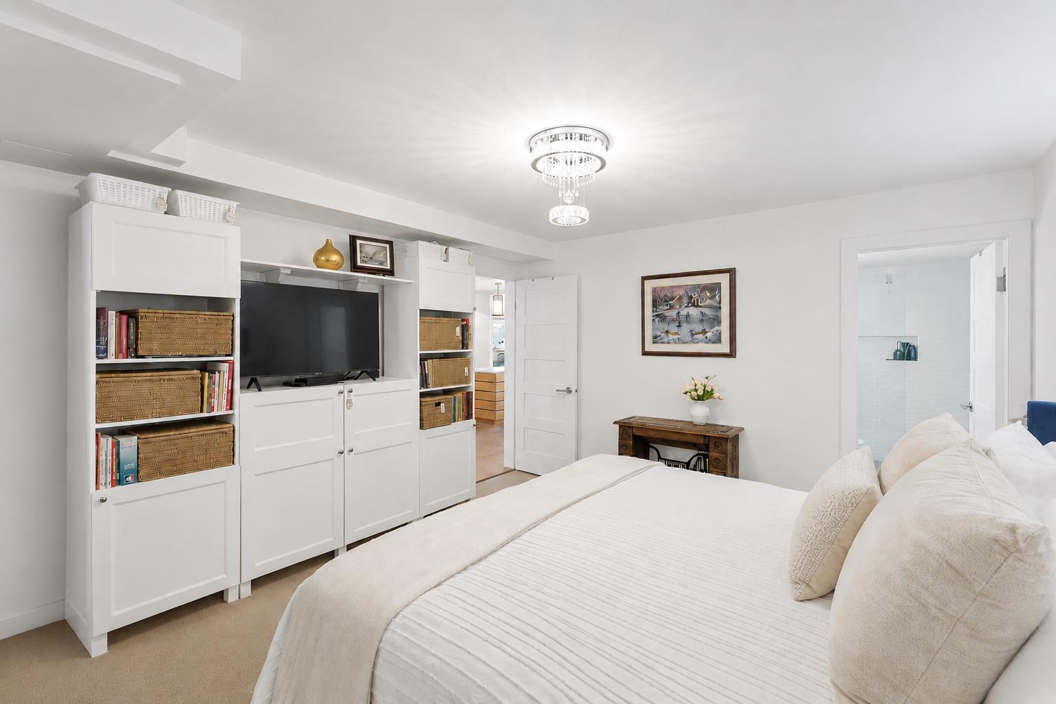 202 15165 Marine Drive Property Photo 24