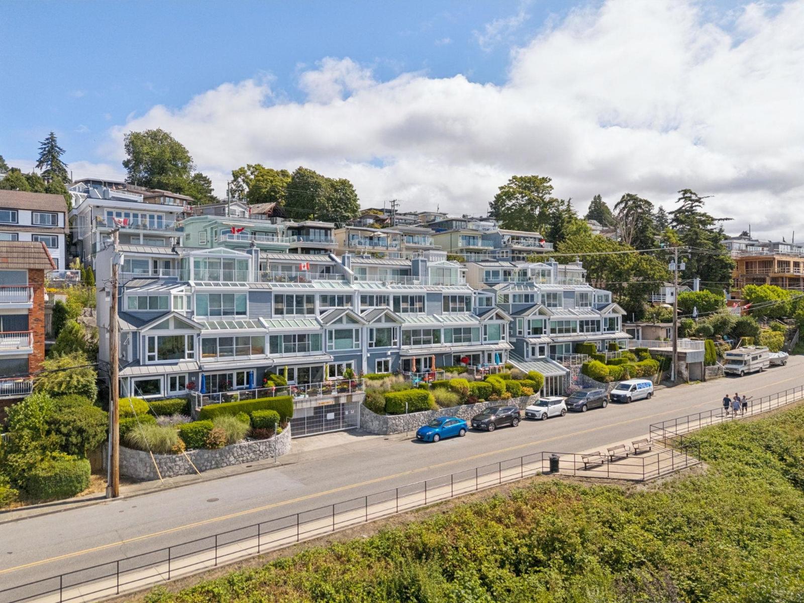 202 15165 Marine Drive Property Photo 32