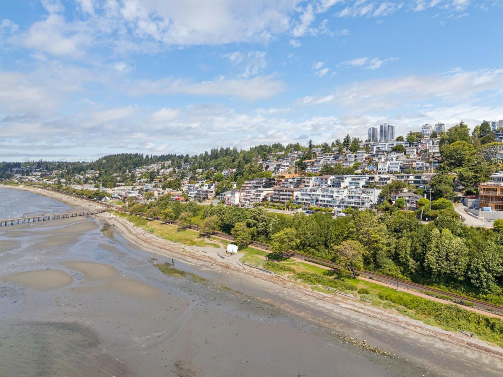 202 15165 Marine Drive Property Photo 36
